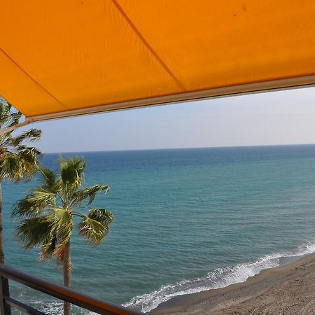 Studio Sea View Terrace توريمولينوس المظهر الخارجي الصورة
