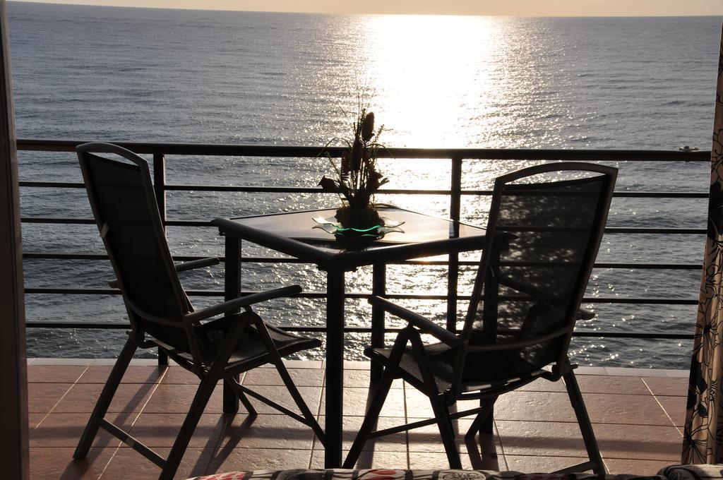 Studio Sea View Terrace توريمولينوس المظهر الخارجي الصورة