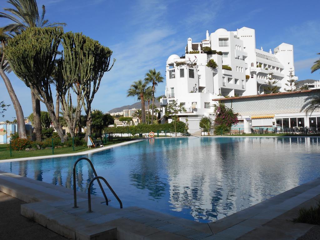 Studio Sea View Terrace توريمولينوس المظهر الخارجي الصورة