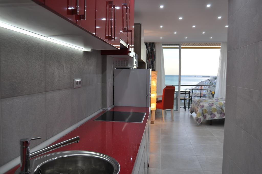 Studio Sea View Terrace توريمولينوس المظهر الخارجي الصورة