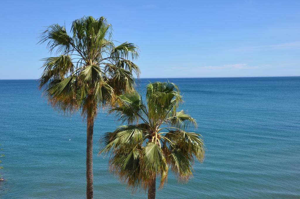 Studio Sea View Terrace توريمولينوس المظهر الخارجي الصورة