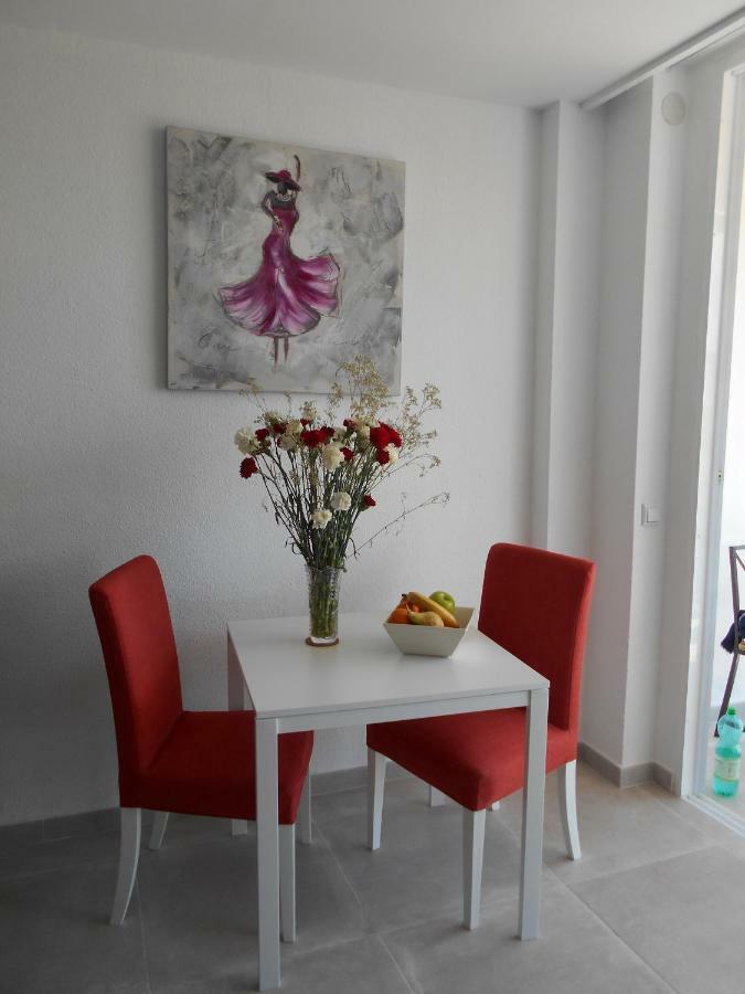 Studio Sea View Terrace توريمولينوس المظهر الخارجي الصورة