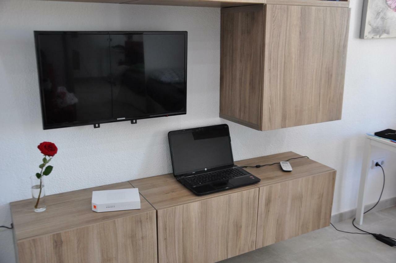 Studio Sea View Terrace توريمولينوس المظهر الخارجي الصورة